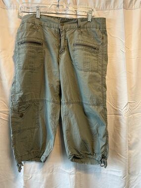 Lee Olive Green Woman’s Lower-Waist Capri